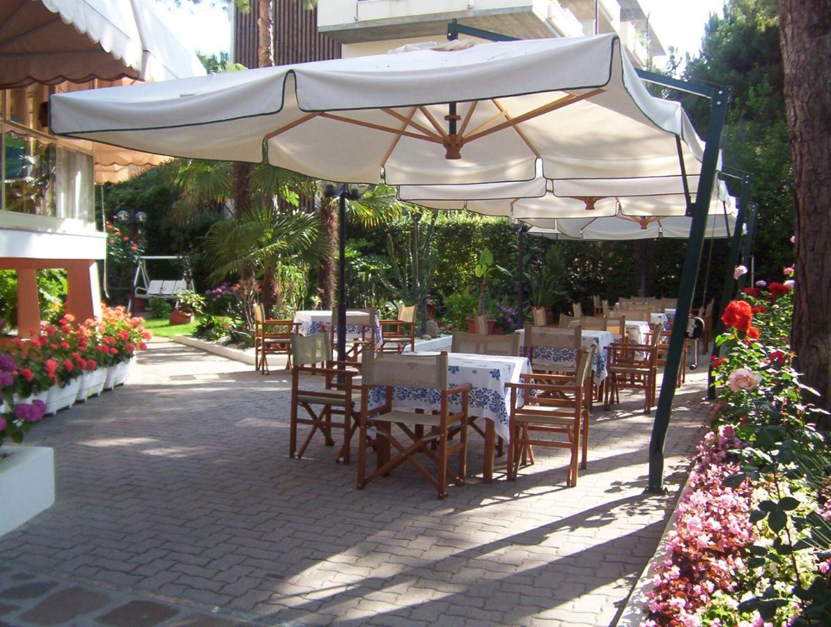 Hotel Escorial Cervia Exterior photo