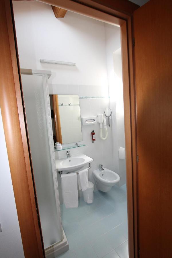 Hotel Escorial Cervia Exterior photo