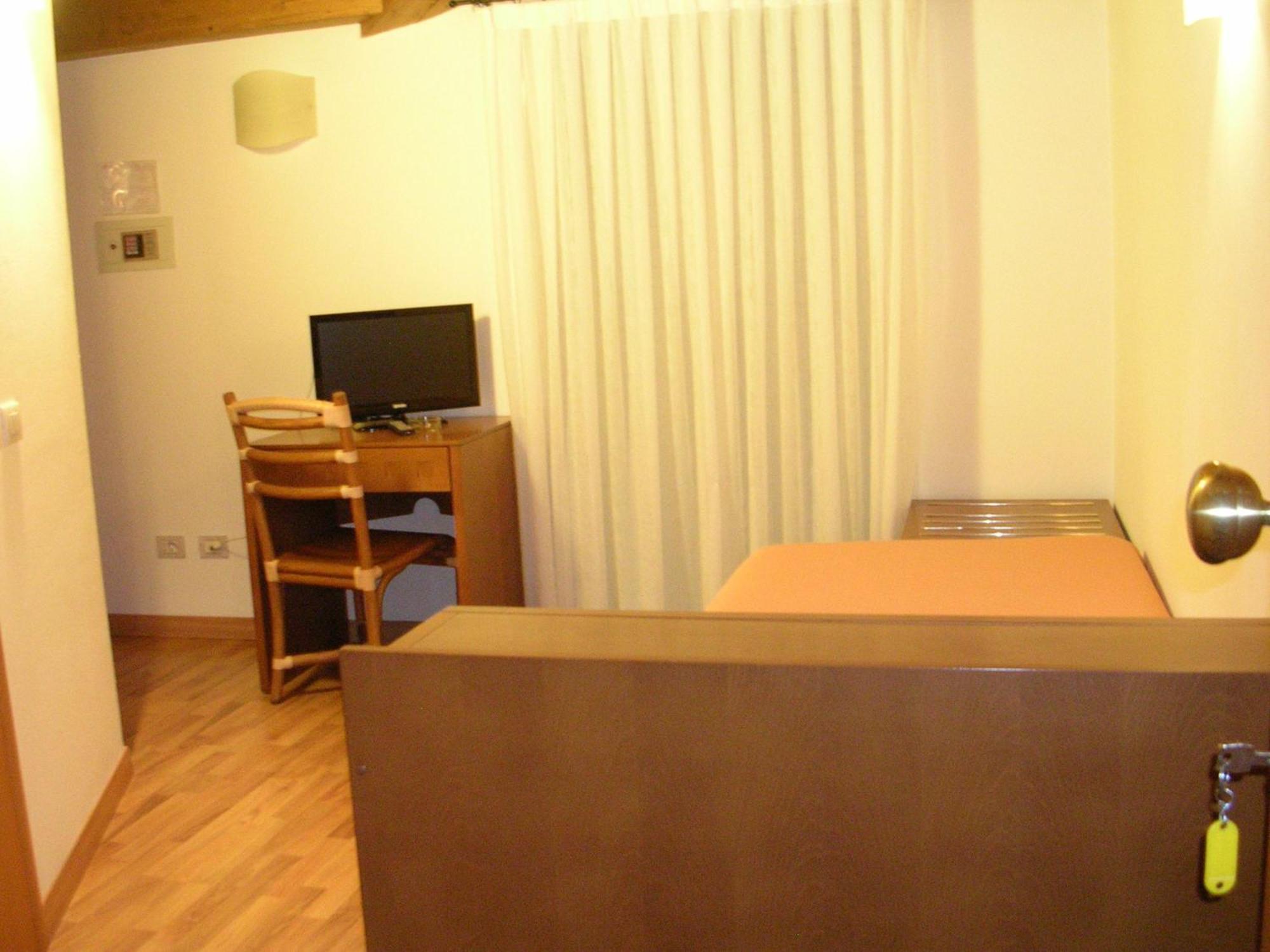 Hotel Escorial Cervia Exterior photo