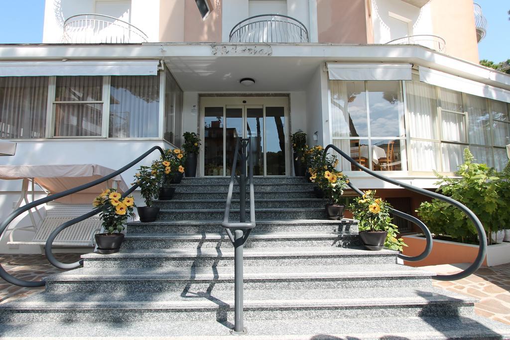 Hotel Escorial Cervia Exterior photo